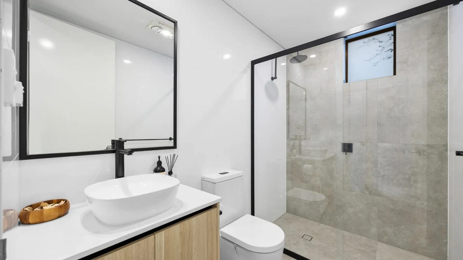 Stylish Mount Lawley Retreat Walk To Beaufort Street Perth Australia