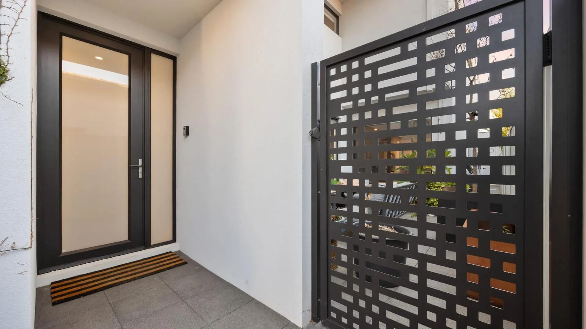 Stylish Mount Lawley Retreat Walk To Beaufort Street Perth 0*,  Australia