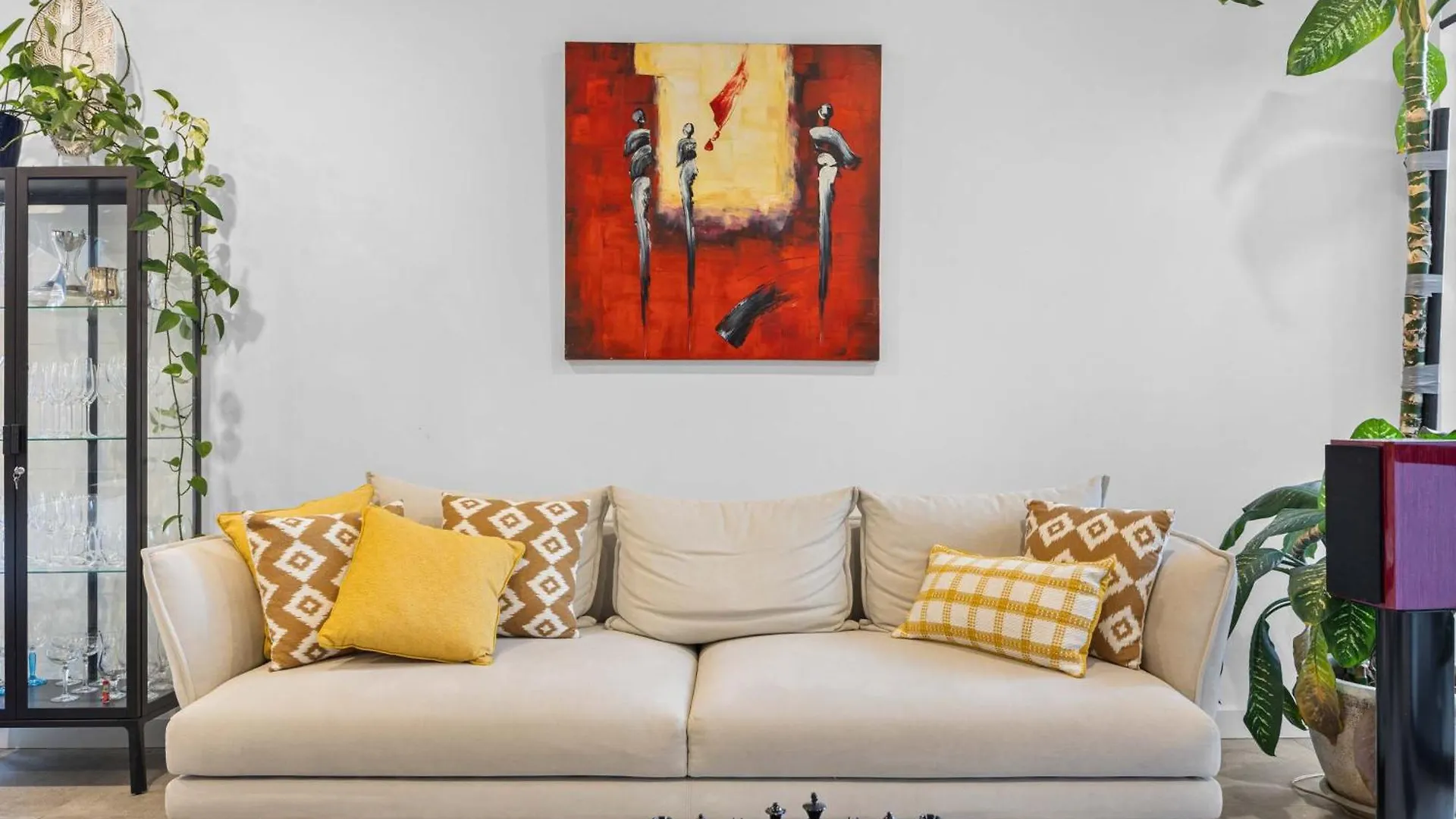 Stylish Mount Lawley Retreat Walk To Beaufort Street Perth