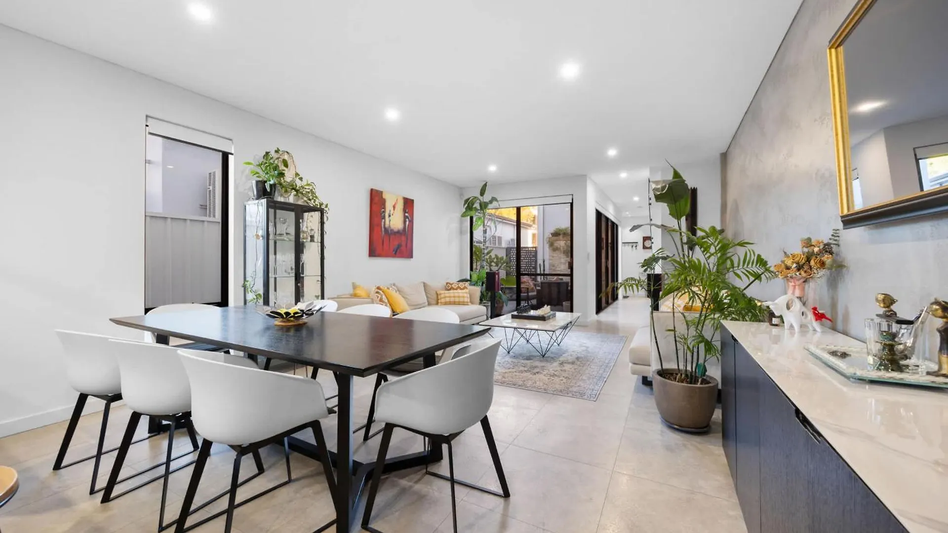 Stylish Mount Lawley Retreat Walk To Beaufort Street Perth Holiday home